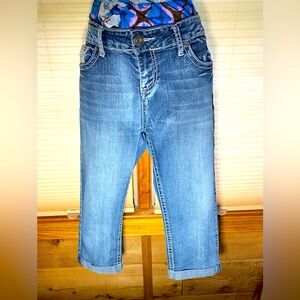 Rue 21 Capri Denim Jeans Size 7/8 Juniors Embellished Angel Wing Pockets GUC